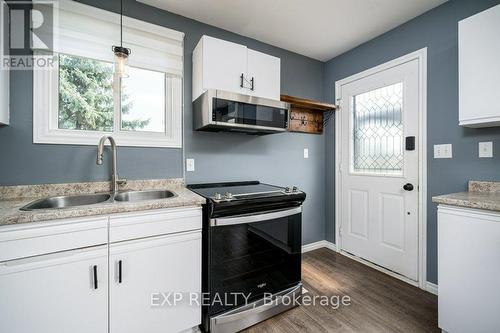 314 Hambly Road, Greater Napanee, ON - Indoor Photo Showing Kitchen With Double Sink