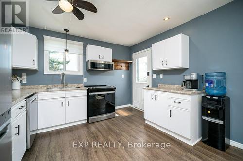 314 Hambly Road, Greater Napanee, ON - Indoor Photo Showing Kitchen