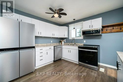 314 Hambly Road, Greater Napanee, ON - Indoor Photo Showing Kitchen With Double Sink