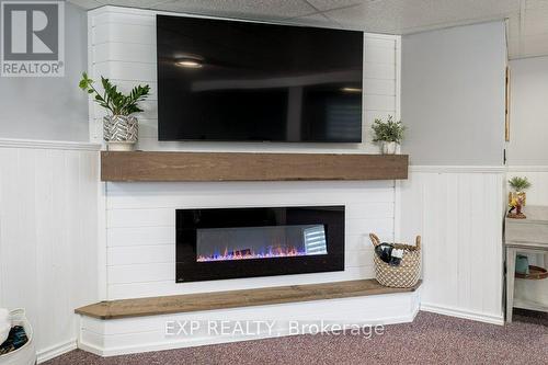 314 Hambly Road, Greater Napanee, ON - Indoor Photo Showing Living Room With Fireplace