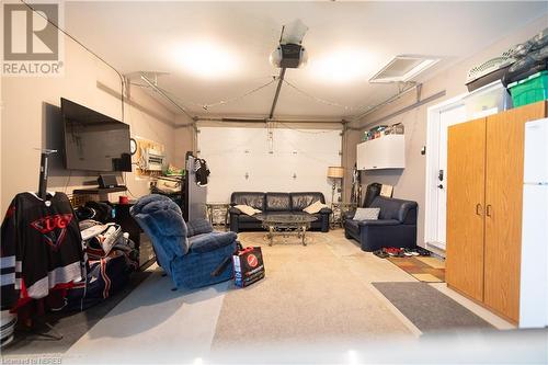 2585 Connaught Avenue, North Bay, ON - Indoor Photo Showing Garage