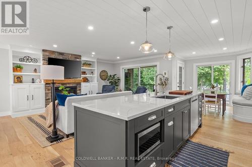 40 Navigators Trail, Kawartha Lakes (Bobcaygeon), ON - Indoor Photo Showing Kitchen