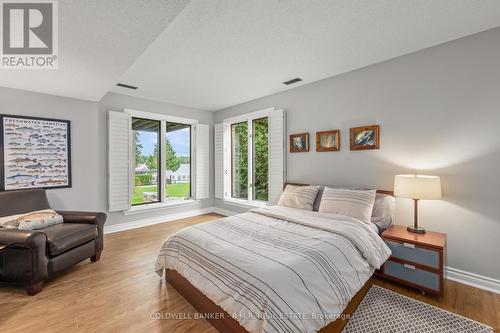 40 Navigators Trail, Kawartha Lakes (Bobcaygeon), ON - Indoor Photo Showing Bedroom