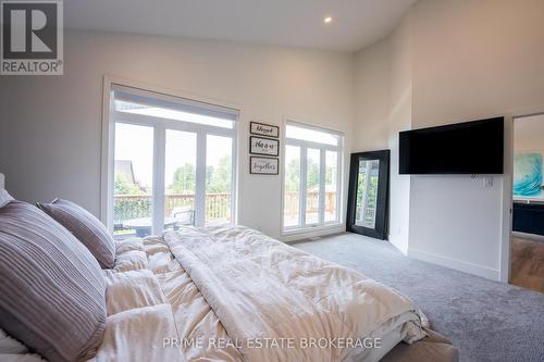 33977 Kildeer Drive, Bluewater, ON - Indoor Photo Showing Bedroom