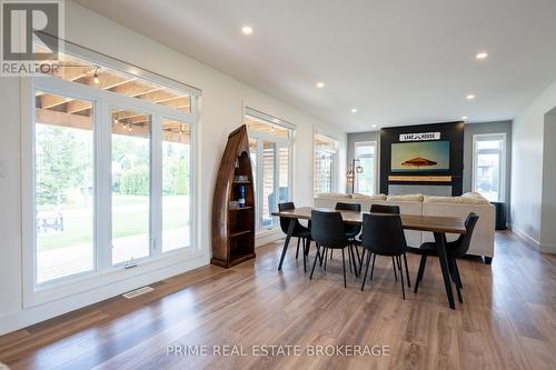 33977 Kildeer Drive, Bluewater, ON - Indoor Photo Showing Dining Room