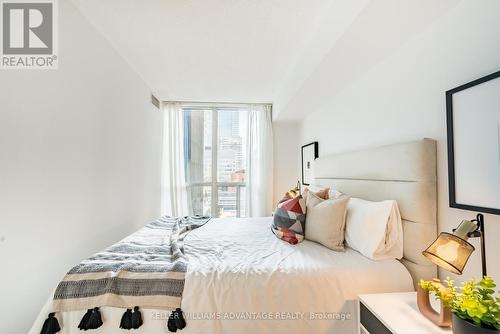 801 - 75 Dalhousie Street N, Toronto (Church-Yonge Corridor), ON - Indoor Photo Showing Bedroom