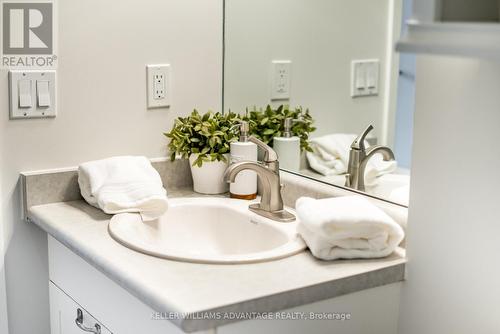 801 - 75 Dalhousie Street N, Toronto (Church-Yonge Corridor), ON - Indoor Photo Showing Bathroom