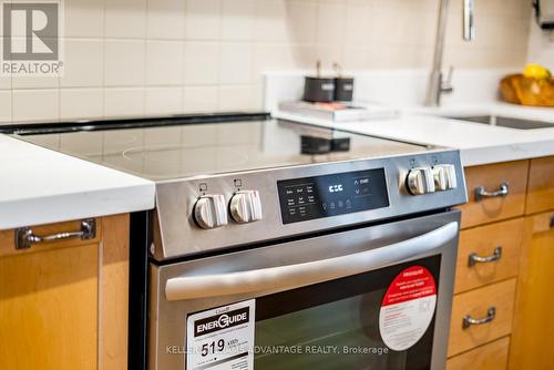 801 - 75 Dalhousie Street N, Toronto (Church-Yonge Corridor), ON - Indoor Photo Showing Kitchen