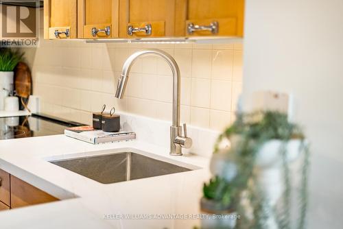 801 - 75 Dalhousie Street N, Toronto (Church-Yonge Corridor), ON - Indoor Photo Showing Kitchen