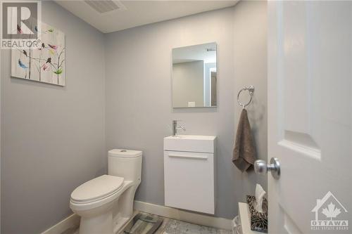 552 Lakeridge Drive, Ottawa, ON - Indoor Photo Showing Bathroom