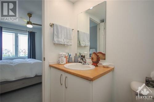 552 Lakeridge Drive, Ottawa, ON - Indoor Photo Showing Bathroom