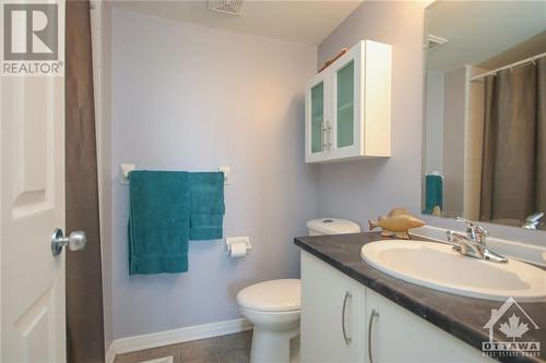 552 Lakeridge Drive, Ottawa, ON - Indoor Photo Showing Bathroom