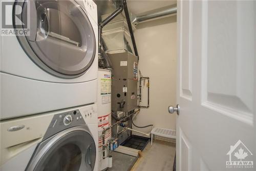 552 Lakeridge Drive, Ottawa, ON - Indoor Photo Showing Laundry Room