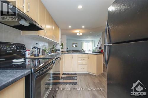 552 Lakeridge Drive, Ottawa, ON - Indoor Photo Showing Kitchen