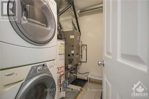 552 Lakeridge Drive, Ottawa, ON - Indoor Photo Showing Laundry Room