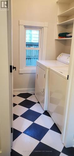 840 Stedwell Street, London, ON - Indoor Photo Showing Laundry Room