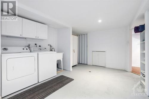 680 Ingram Crescent, Ottawa, ON - Indoor Photo Showing Laundry Room