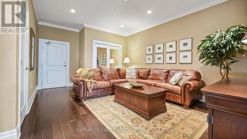 1403 - 240 Villagewalk Boulevard, London, ON - Indoor Photo Showing Living Room