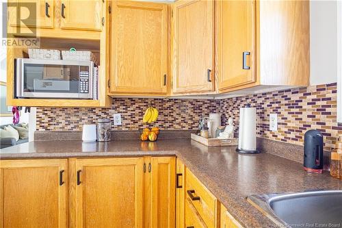 28 Wood Avenue, Lincoln, NB - Indoor Photo Showing Kitchen