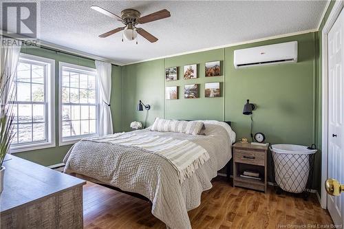 28 Wood Avenue, Lincoln, NB - Indoor Photo Showing Bedroom