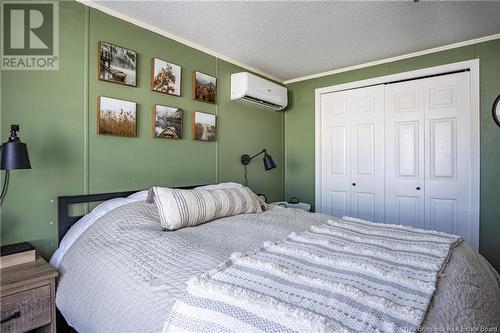 28 Wood Avenue, Lincoln, NB - Indoor Photo Showing Bedroom