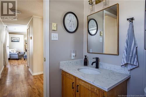 28 Wood Avenue, Lincoln, NB - Indoor Photo Showing Bathroom