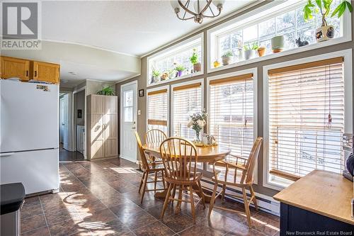 28 Wood Avenue, Lincoln, NB - Indoor Photo Showing Dining Room