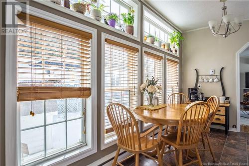 28 Wood Avenue, Lincoln, NB - Indoor Photo Showing Dining Room