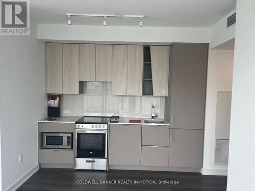 3883 Quartz Road, Mississauga (City Centre), ON - Indoor Photo Showing Kitchen