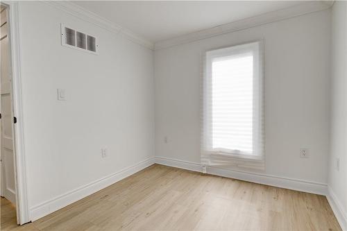 104 Avondale Street, Hamilton, ON - Indoor Photo Showing Other Room