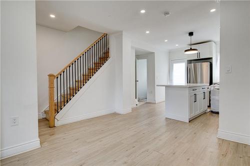 104 Avondale Street, Hamilton, ON - Indoor Photo Showing Other Room