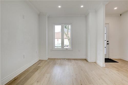 104 Avondale Street, Hamilton, ON - Indoor Photo Showing Other Room