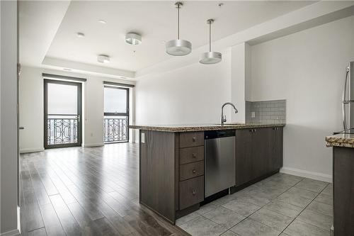 112 King Street E|Unit #1003, Hamilton, ON - Indoor Photo Showing Kitchen