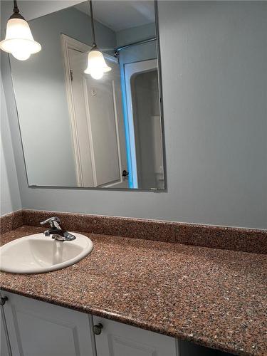 135 James Street|Unit #804, Hamilton, ON - Indoor Photo Showing Bathroom