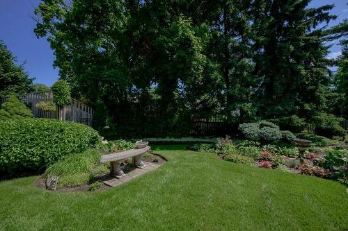 2262 Bonnylyn Court, Oakville, ON - Outdoor