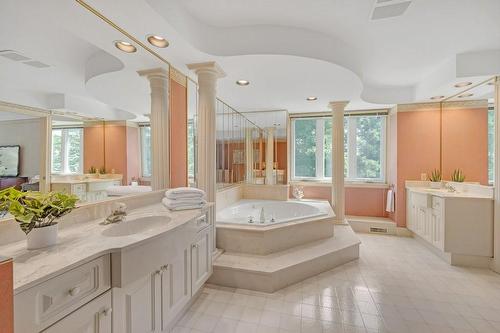 2262 Bonnylyn Court, Oakville, ON - Indoor Photo Showing Bathroom