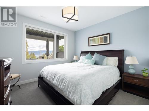 1349 Rocky Point Drive Unit# 15, Kelowna, BC - Indoor Photo Showing Bedroom