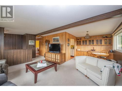 309 Albers Road, Lumby, BC - Indoor Photo Showing Living Room