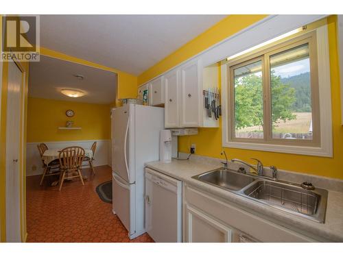 309 Albers Road, Lumby, BC - Indoor Photo Showing Kitchen With Double Sink