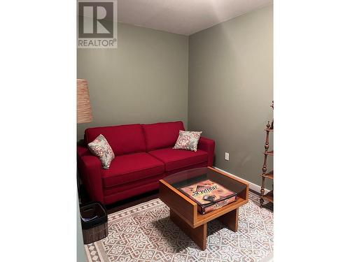 36 Kenyon Road, Vernon, BC - Indoor Photo Showing Living Room