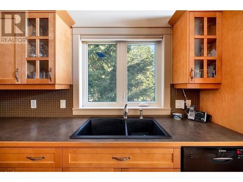 8215 Silver Star Road, Vernon, BC - Indoor Photo Showing Kitchen