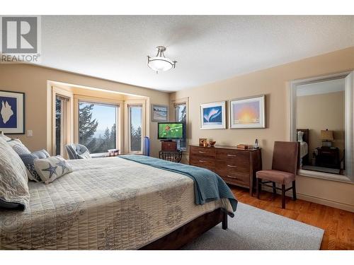 8215 Silver Star Road, Vernon, BC - Indoor Photo Showing Bedroom