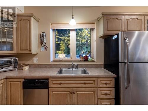 8215 Silver Star Road, Vernon, BC - Indoor Photo Showing Kitchen