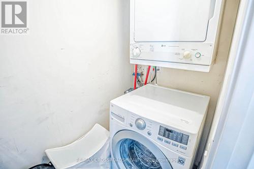 1611 - 7 Bishop Avenue, Toronto (Newtonbrook East), ON - Indoor Photo Showing Laundry Room