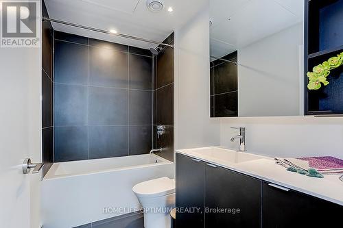 Lph2 - 20 Edward Street, Toronto (Bay Street Corridor), ON - Indoor Photo Showing Bathroom