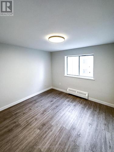 207 - 371 Lakeshore Road W, Mississauga, ON - Indoor Photo Showing Other Room