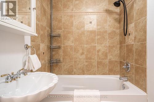 656 King Road, Burlington (Lasalle), ON - Indoor Photo Showing Bathroom