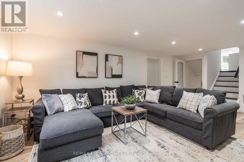 656 King Road, Burlington (Lasalle), ON - Indoor Photo Showing Living Room