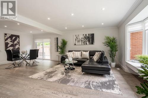 656 King Road, Burlington (Lasalle), ON - Indoor Photo Showing Living Room