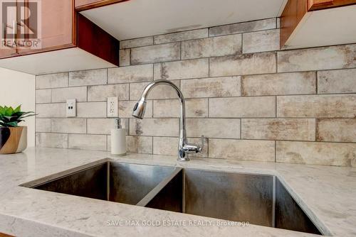 154 Willet Terrace, Milton, ON - Indoor Photo Showing Kitchen With Double Sink